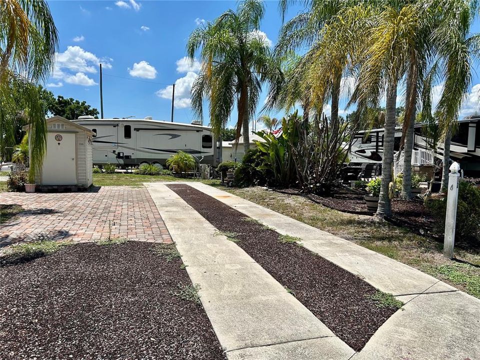 На продажу: $75,000 (0.04 acres)