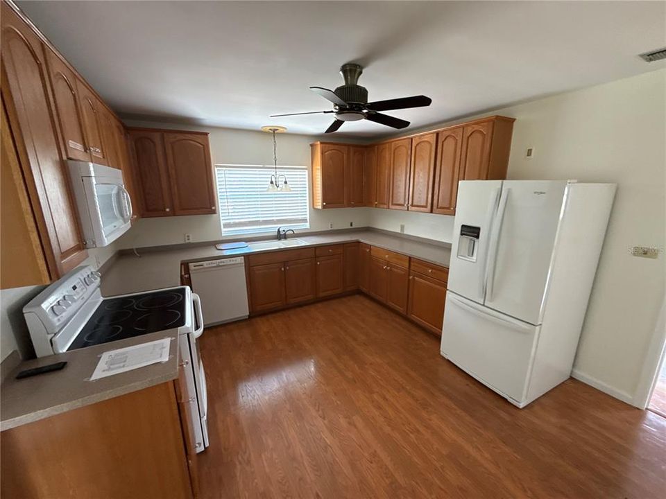 For Sale: $289,000 (3 beds, 2 baths, 1763 Square Feet)