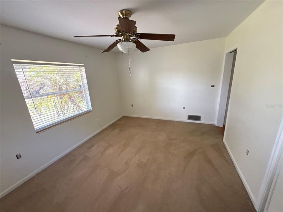For Sale: $289,000 (3 beds, 2 baths, 1763 Square Feet)