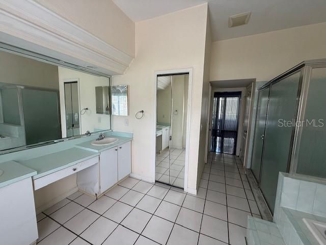 En Venta: $365,000 (4 camas, 2 baños, 2460 Pies cuadrados)