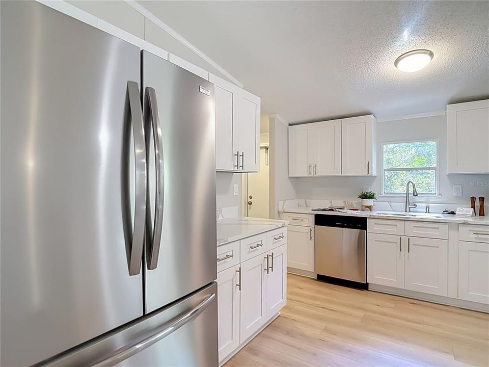 En Venta: $275,000 (4 camas, 2 baños, 1872 Pies cuadrados)