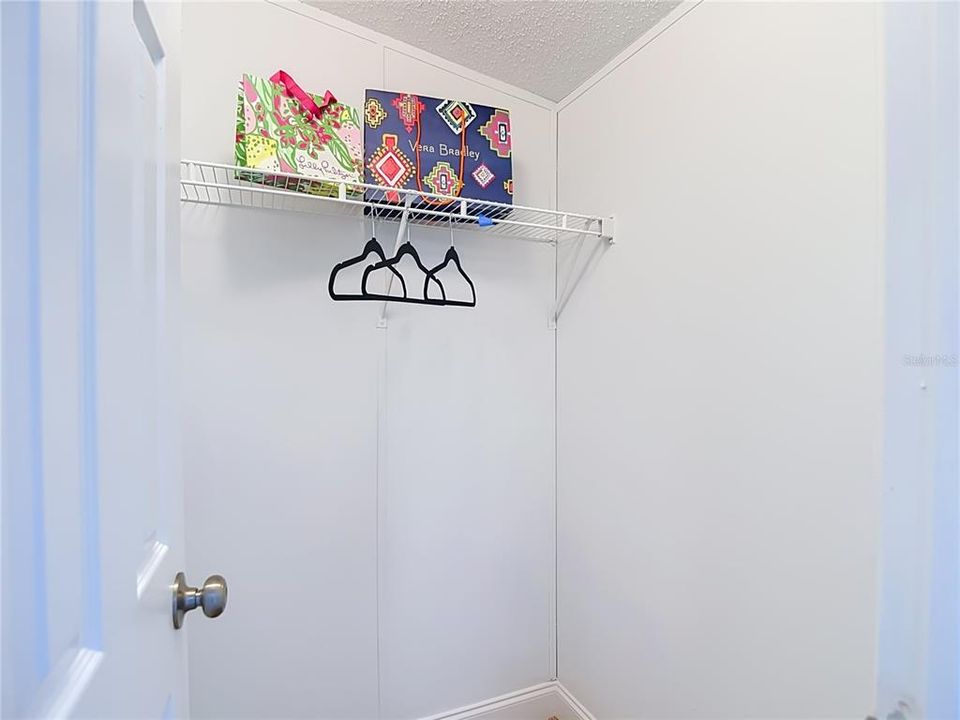En Venta: $275,000 (4 camas, 2 baños, 1872 Pies cuadrados)