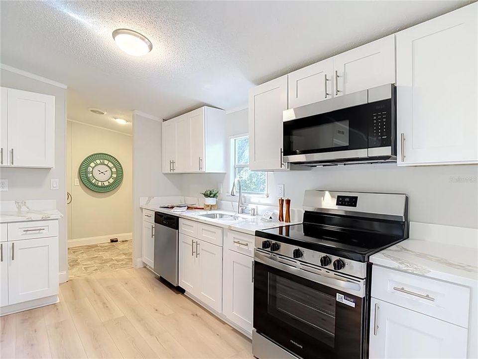 En Venta: $275,000 (4 camas, 2 baños, 1872 Pies cuadrados)