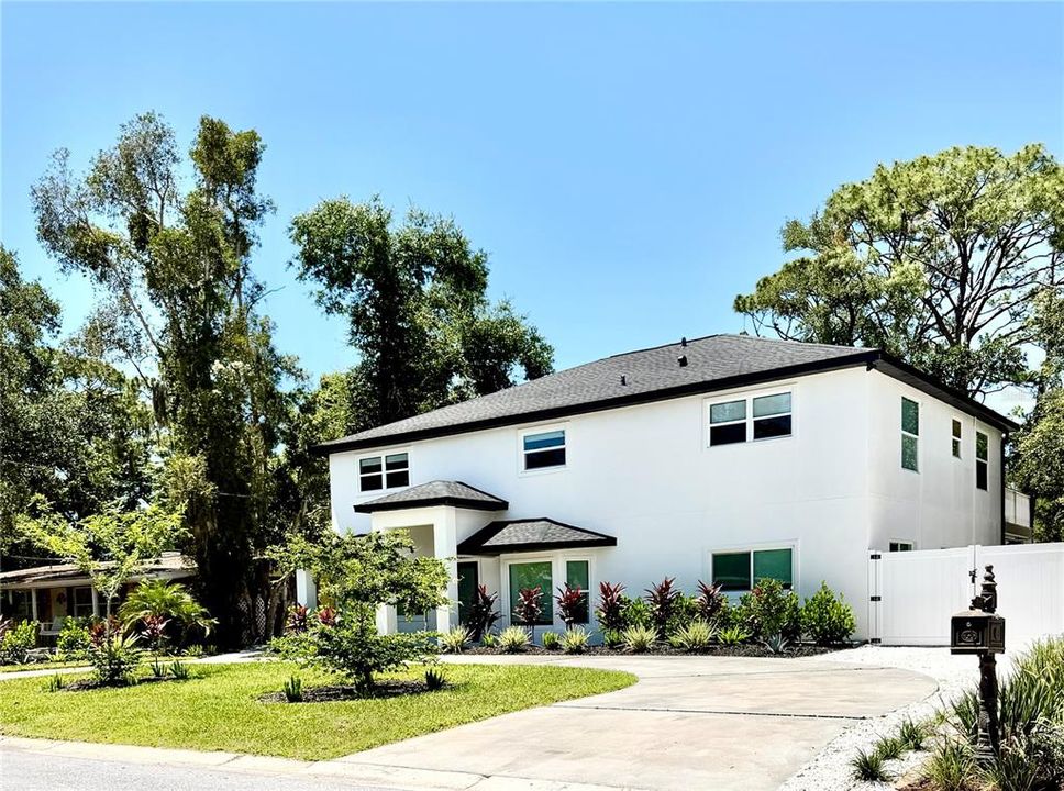En Venta: $1,149,000 (7 camas, 6 baños, 3432 Pies cuadrados)