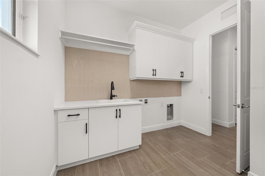 En Venta: $2,000,000 (3 camas, 3 baños, 3072 Pies cuadrados)