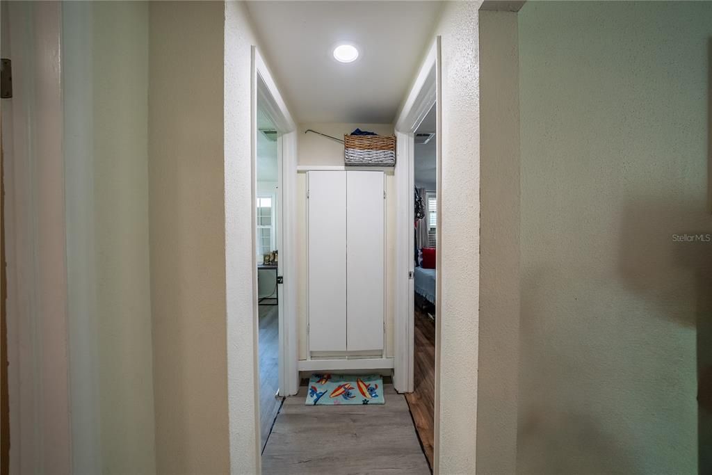 На продажу: $159,999 (3 спален, 1 ванн, 1039 Квадратных фут)