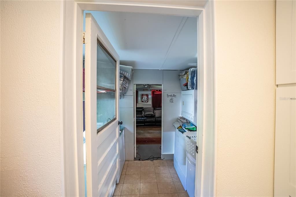 На продажу: $159,999 (3 спален, 1 ванн, 1039 Квадратных фут)