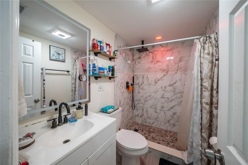 На продажу: $159,999 (3 спален, 1 ванн, 1039 Квадратных фут)