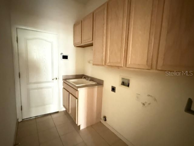 En Venta: $325,000 (4 camas, 3 baños, 2722 Pies cuadrados)