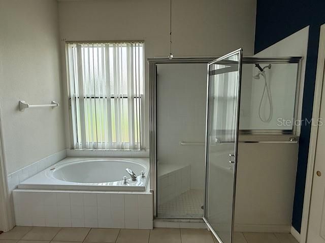 En Venta: $325,000 (4 camas, 3 baños, 2722 Pies cuadrados)