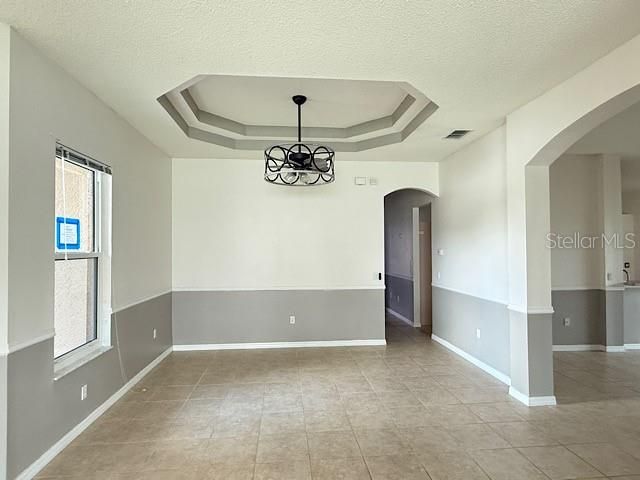 En Venta: $325,000 (4 camas, 3 baños, 2722 Pies cuadrados)