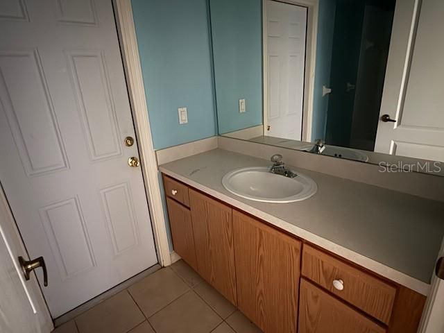 En Venta: $325,000 (4 camas, 3 baños, 2722 Pies cuadrados)