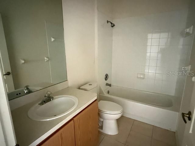 En Venta: $325,000 (4 camas, 3 baños, 2722 Pies cuadrados)