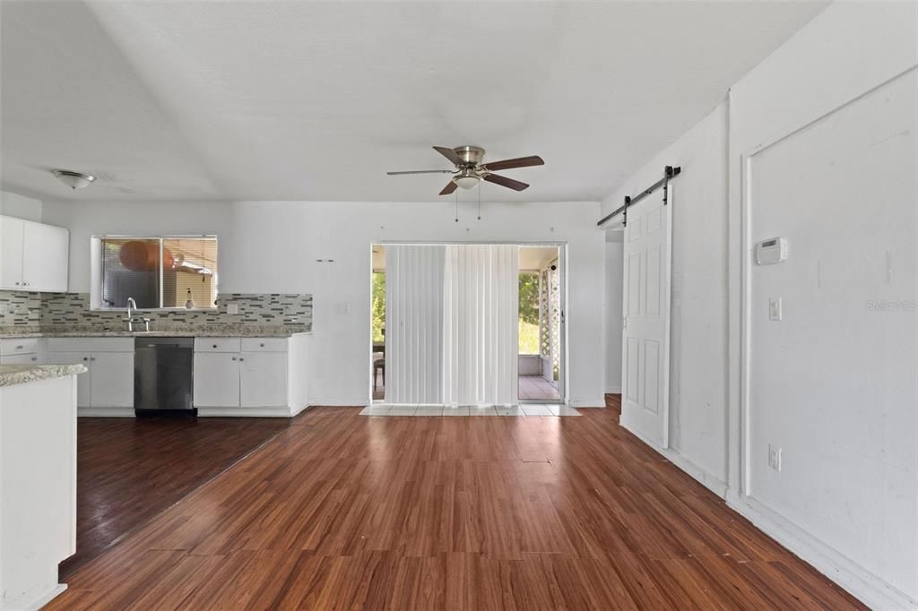 For Sale: $186,000 (3 beds, 2 baths, 1320 Square Feet)