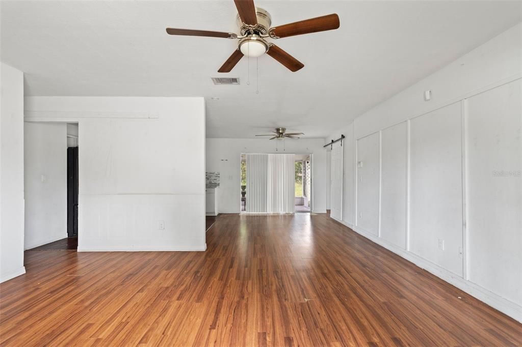 For Sale: $186,000 (3 beds, 2 baths, 1320 Square Feet)