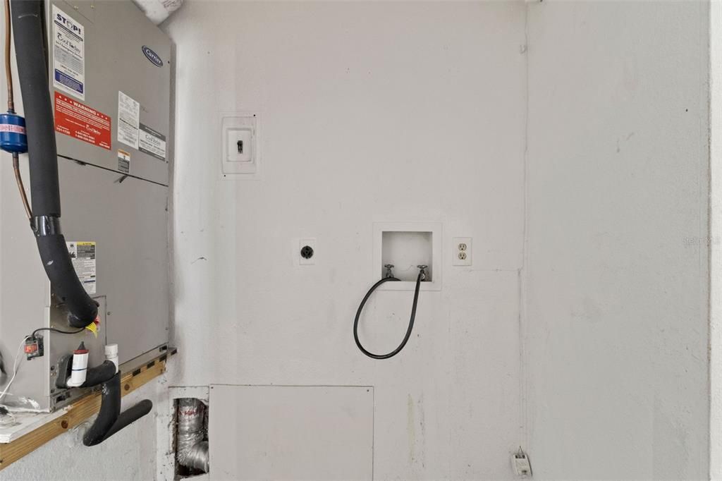 For Sale: $186,000 (3 beds, 2 baths, 1320 Square Feet)
