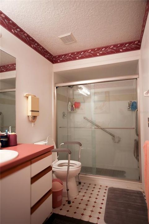 На продажу: $299,900 (3 спален, 2 ванн, 1581 Квадратных фут)