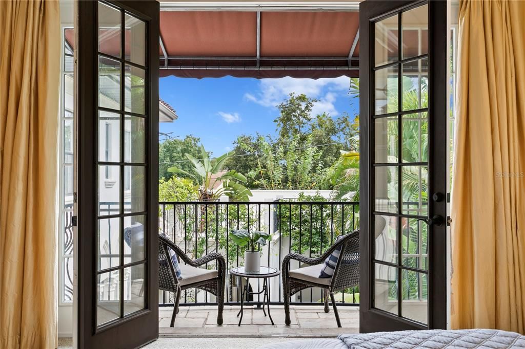For Sale: $2,189,000 (5 beds, 5 baths, 4546 Square Feet)