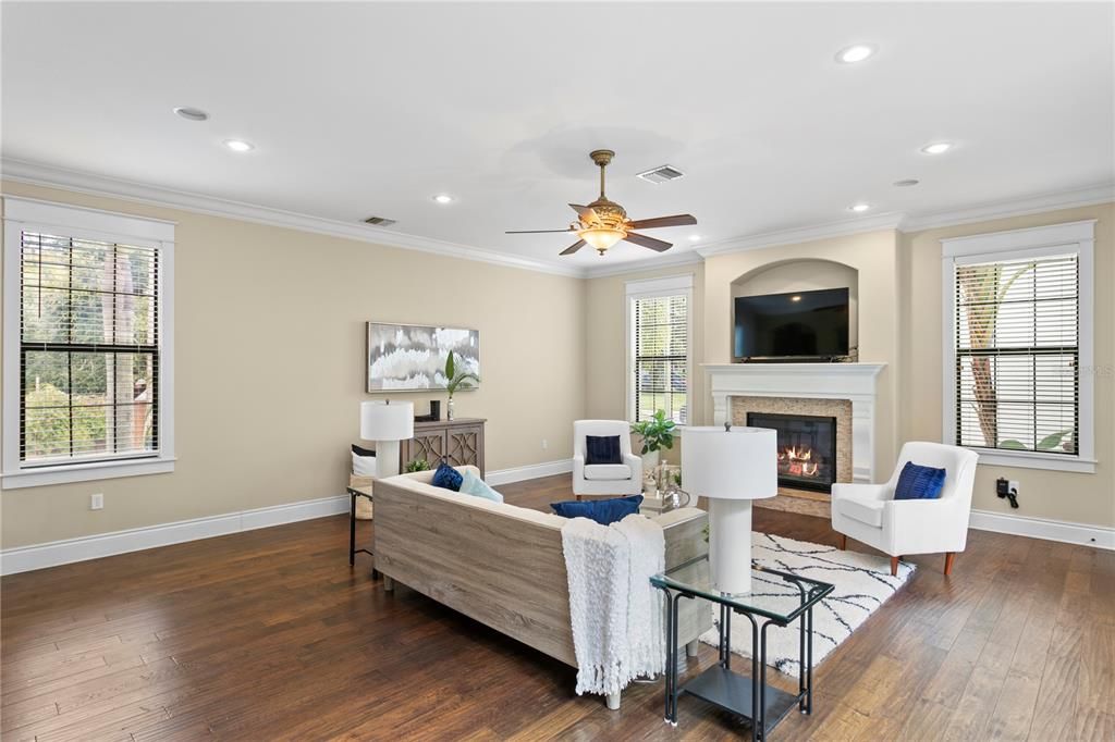 For Sale: $2,189,000 (5 beds, 5 baths, 4546 Square Feet)