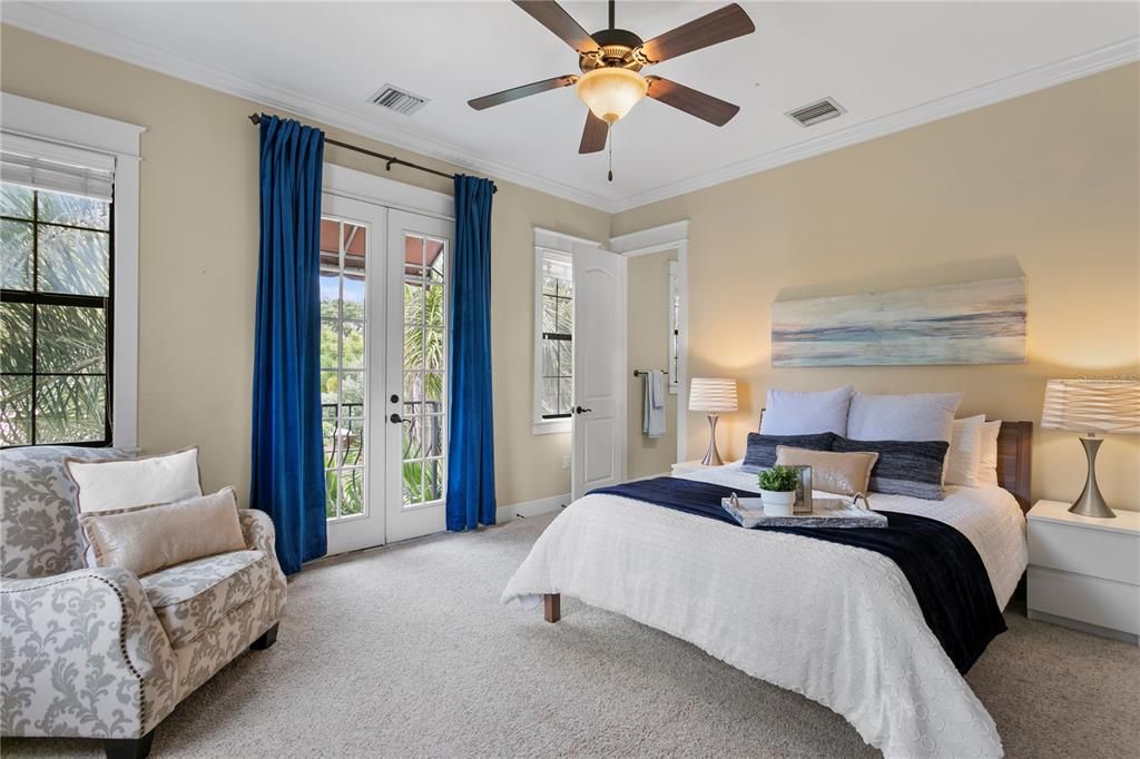 For Sale: $2,189,000 (5 beds, 5 baths, 4546 Square Feet)