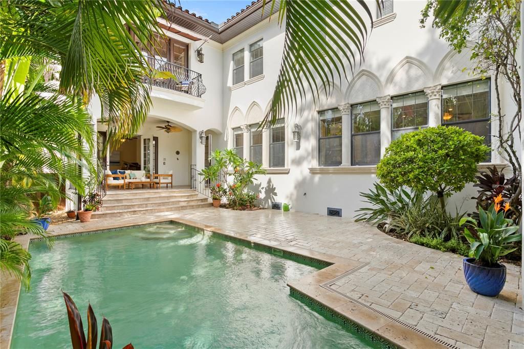 For Sale: $2,189,000 (5 beds, 5 baths, 4546 Square Feet)