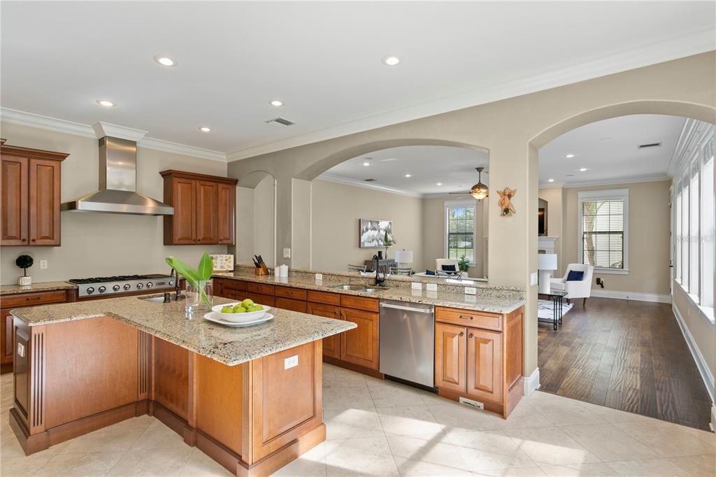For Sale: $2,189,000 (5 beds, 5 baths, 4546 Square Feet)
