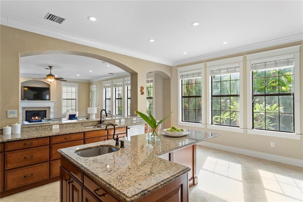 For Sale: $2,189,000 (5 beds, 5 baths, 4546 Square Feet)