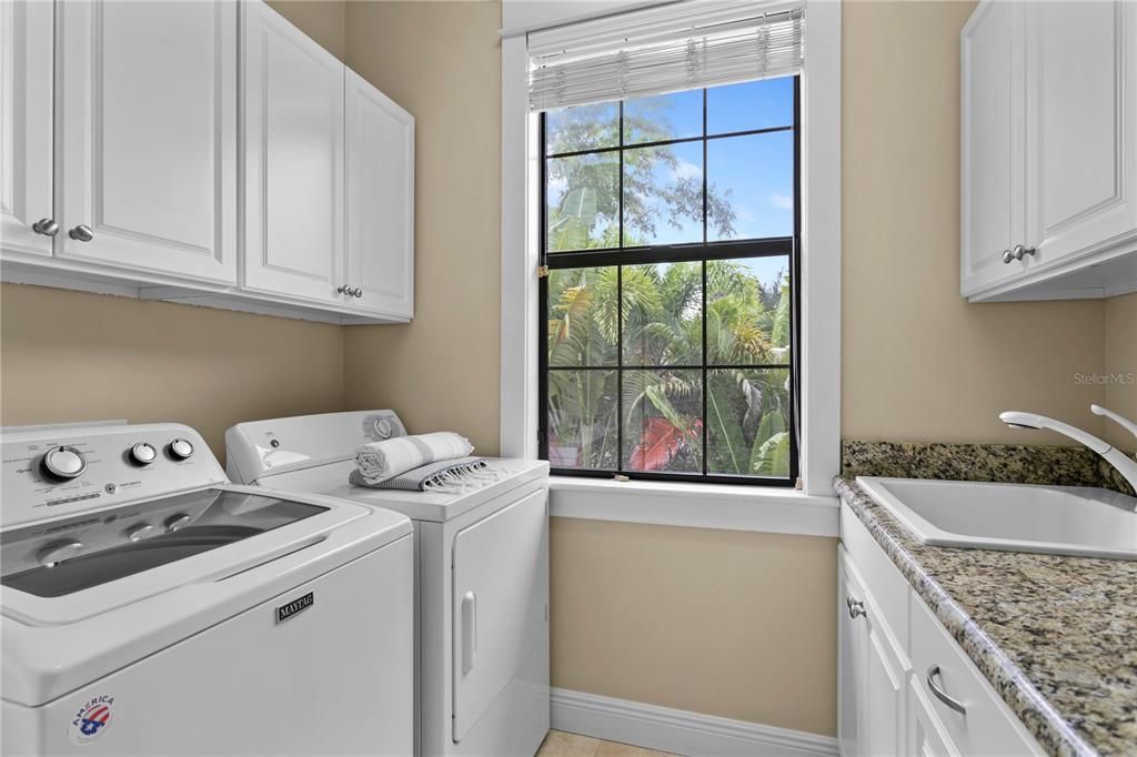 For Sale: $2,189,000 (5 beds, 5 baths, 4546 Square Feet)