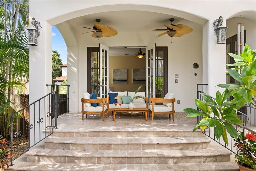For Sale: $2,189,000 (5 beds, 5 baths, 4546 Square Feet)