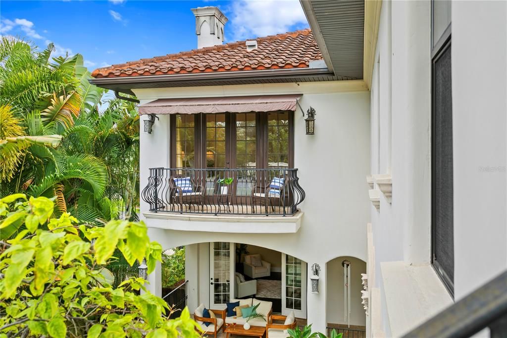 For Sale: $2,189,000 (5 beds, 5 baths, 4546 Square Feet)