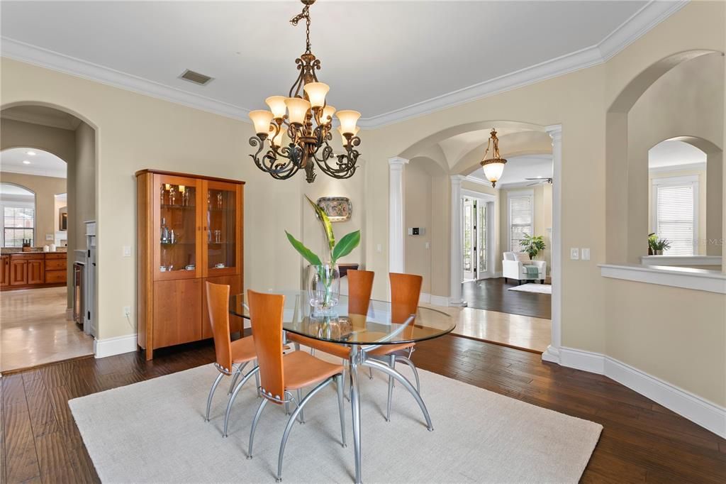 For Sale: $2,189,000 (5 beds, 5 baths, 4546 Square Feet)