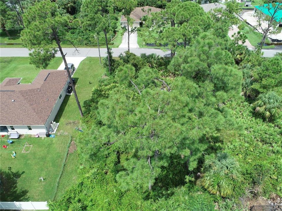 На продажу: $24,000 (0.23 acres)