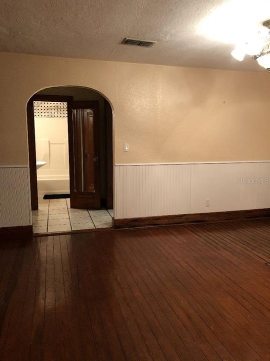 Activo con contrato: $275,000 (2 camas, 2 baños, 1075 Pies cuadrados)