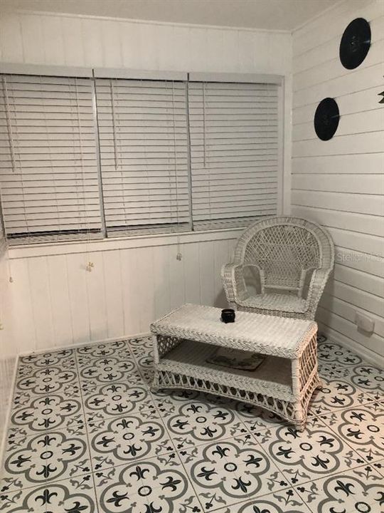 Activo con contrato: $275,000 (2 camas, 2 baños, 1075 Pies cuadrados)