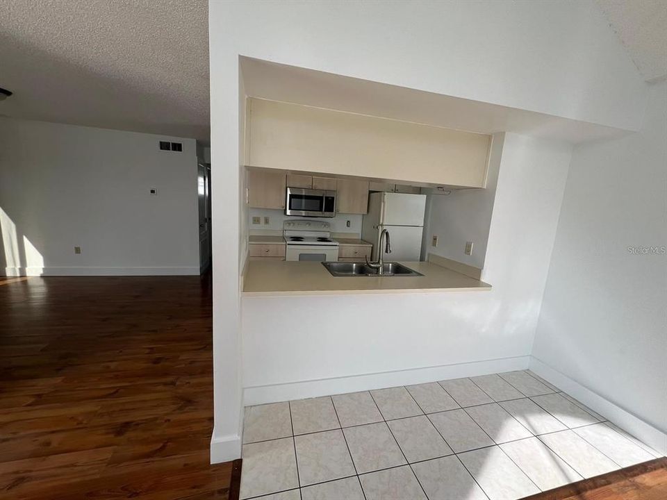 В аренду: $1,600 (2 спален, 2 ванн, 1100 Квадратных фут)