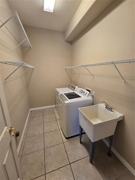 В аренду: $4,750 (4 спален, 2 ванн, 3057 Квадратных фут)