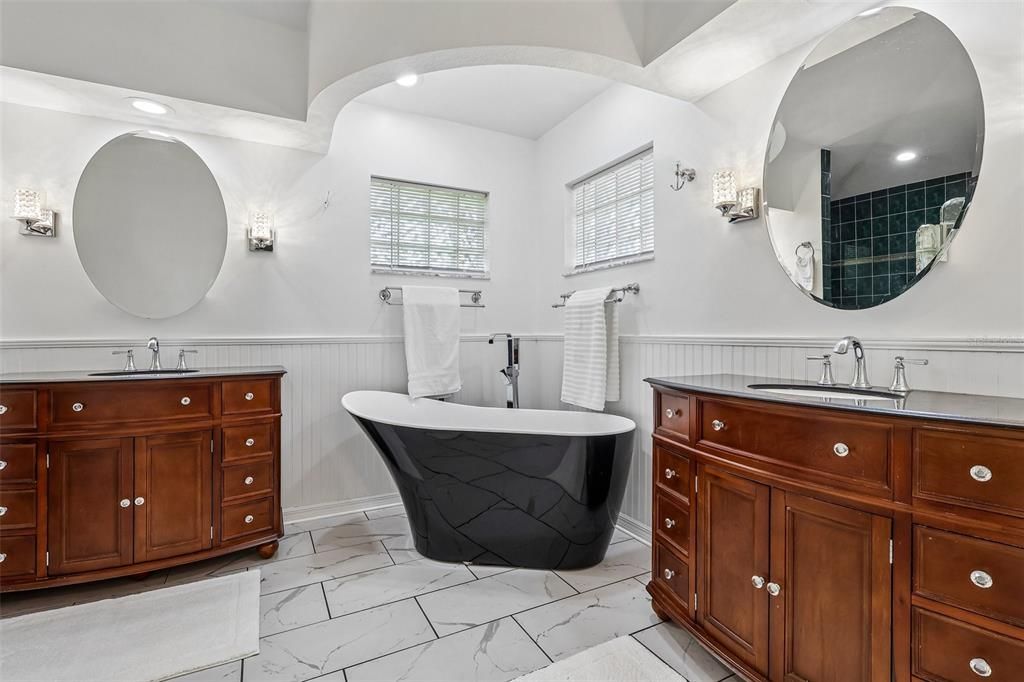 For Sale: $444,900 (3 beds, 3 baths, 2430 Square Feet)