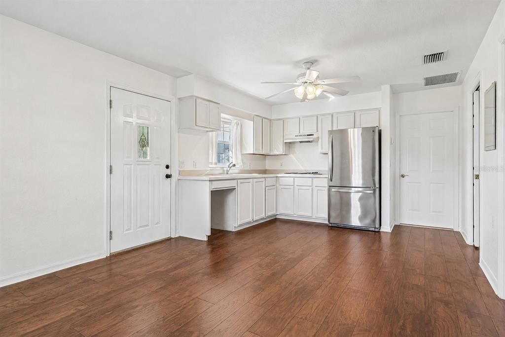 For Sale: $444,900 (3 beds, 3 baths, 2430 Square Feet)