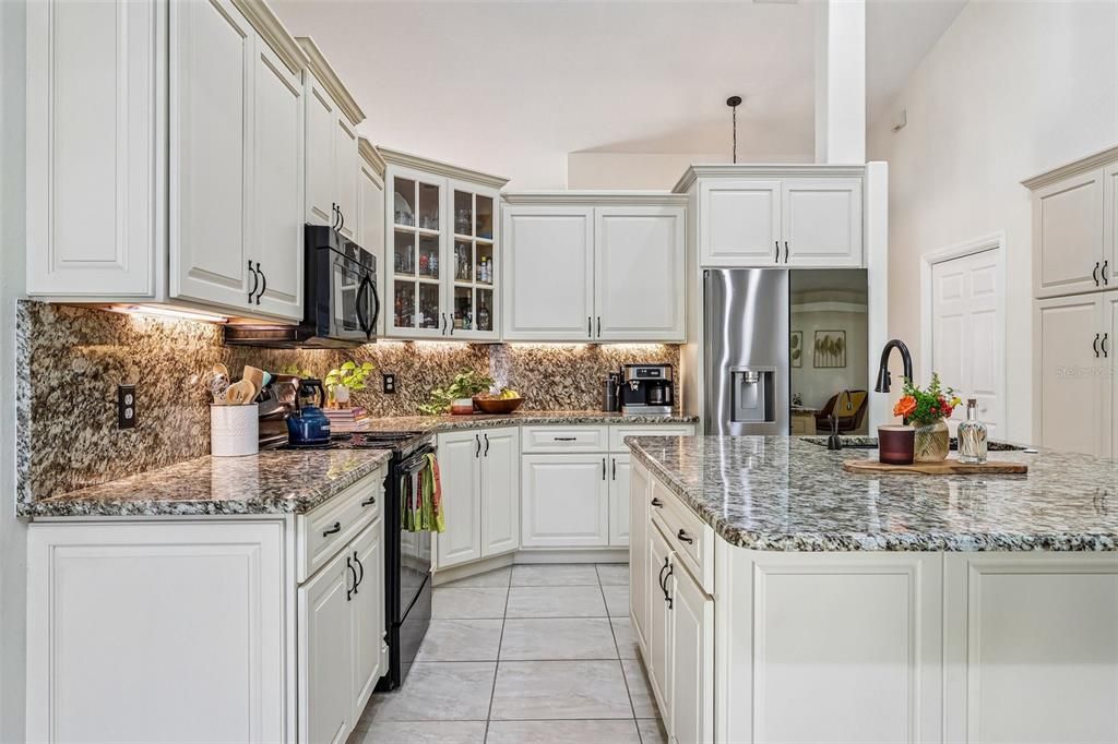 For Sale: $444,900 (3 beds, 3 baths, 2430 Square Feet)