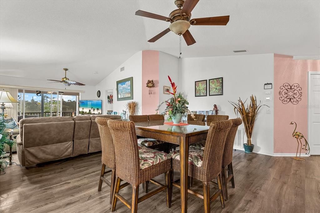 For Sale: $237,900 (3 beds, 2 baths, 1489 Square Feet)