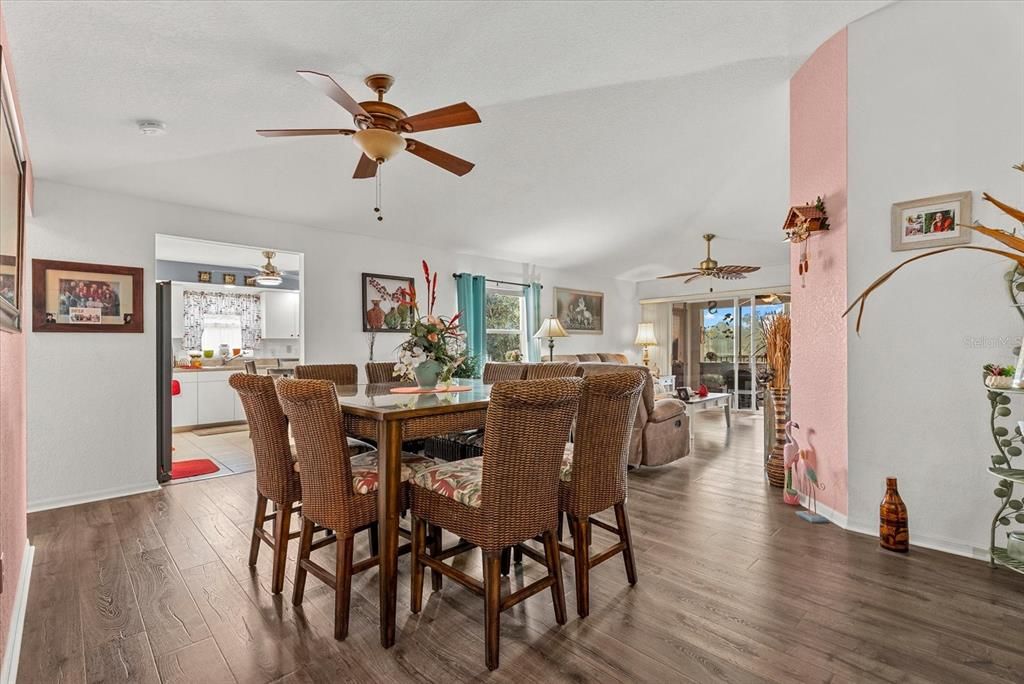 For Sale: $237,900 (3 beds, 2 baths, 1489 Square Feet)