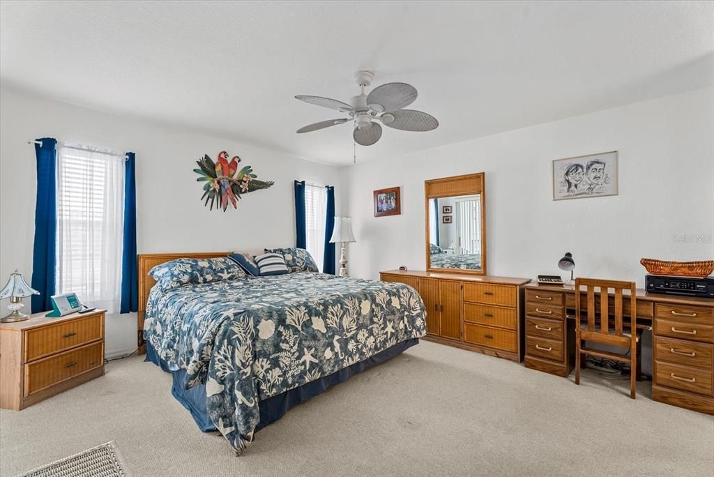 For Sale: $237,900 (3 beds, 2 baths, 1489 Square Feet)