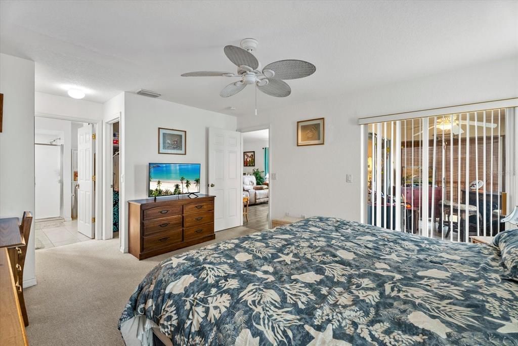 For Sale: $237,900 (3 beds, 2 baths, 1489 Square Feet)