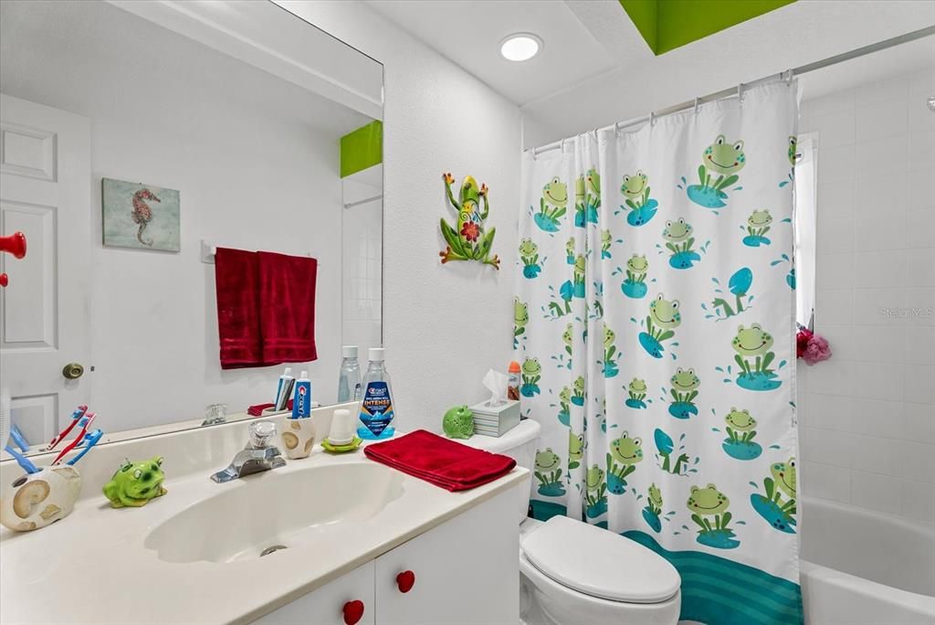 For Sale: $237,900 (3 beds, 2 baths, 1489 Square Feet)