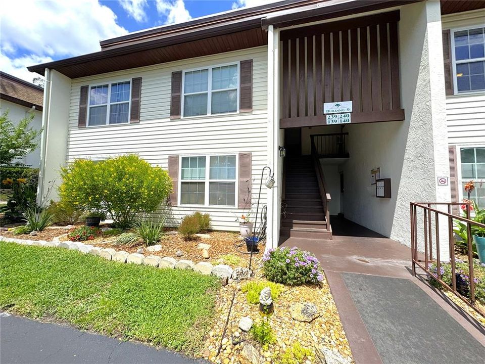 For Rent: $1,600 (2 beds, 2 baths, 1035 Square Feet)