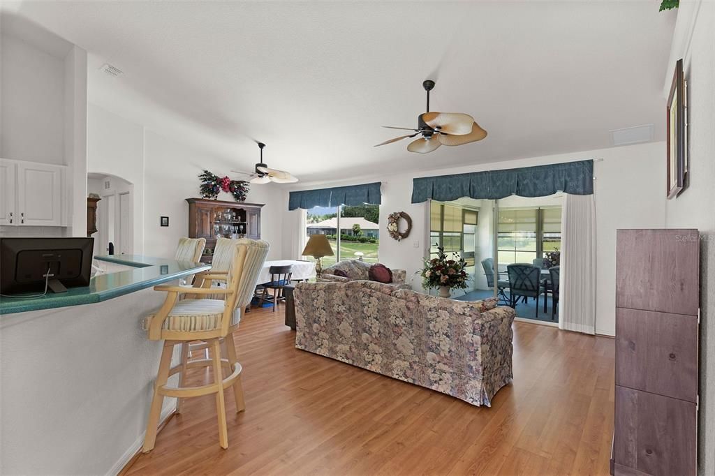 For Sale: $294,500 (3 beds, 2 baths, 1629 Square Feet)