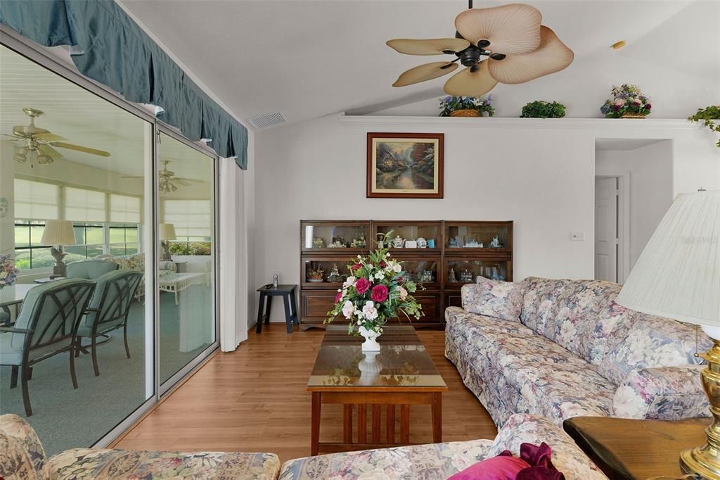 For Sale: $294,500 (3 beds, 2 baths, 1629 Square Feet)