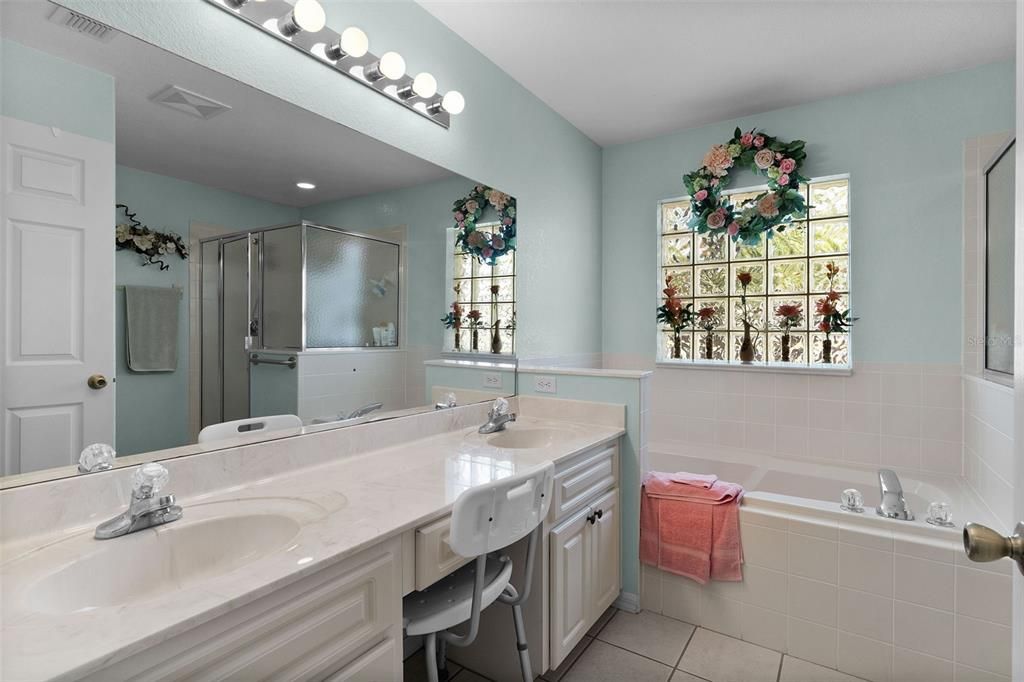 For Sale: $294,500 (3 beds, 2 baths, 1629 Square Feet)