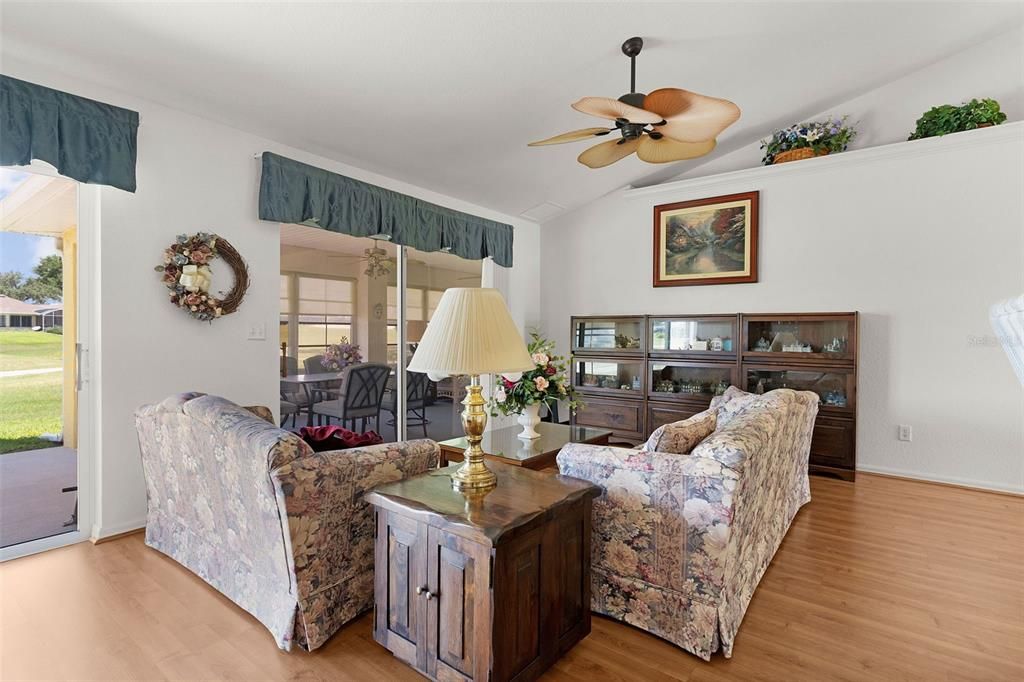 For Sale: $294,500 (3 beds, 2 baths, 1629 Square Feet)