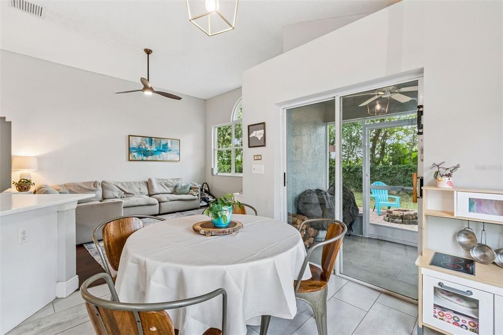 На продажу: $375,000 (3 спален, 2 ванн, 1522 Квадратных фут)